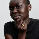 Pandora  - Kövekkel kirakott ovális domború pecsétgyűrű