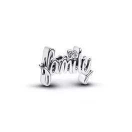 Pandora  - Írott betűs family felirat charm